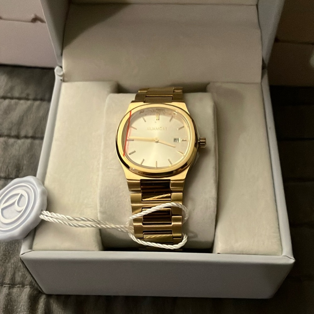 Nuamore Women's Watch